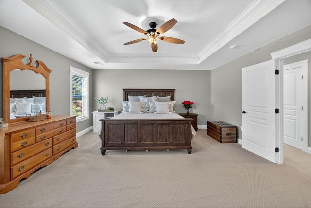 661 Forest Ridge Drive, Medford, OR 97504