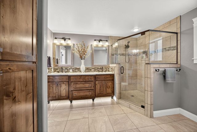 661 Forest Ridge Drive, Medford, OR 97504