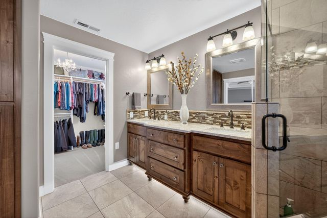 661 Forest Ridge Drive, Medford, OR 97504