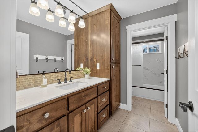 661 Forest Ridge Drive, Medford, OR 97504