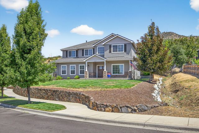661 Forest Ridge Drive, Medford, OR 97504