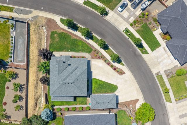 661 Forest Ridge Drive, Medford, OR 97504