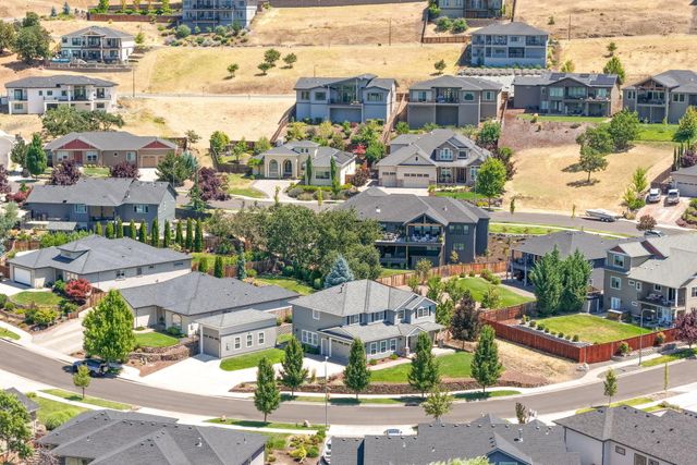 661 Forest Ridge Drive, Medford, OR 97504