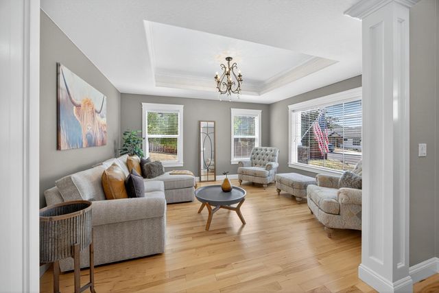 661 Forest Ridge Drive, Medford, OR 97504