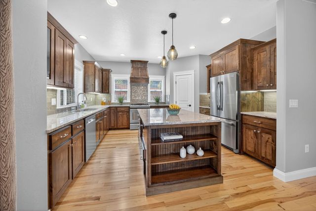 661 Forest Ridge Drive, Medford, OR 97504