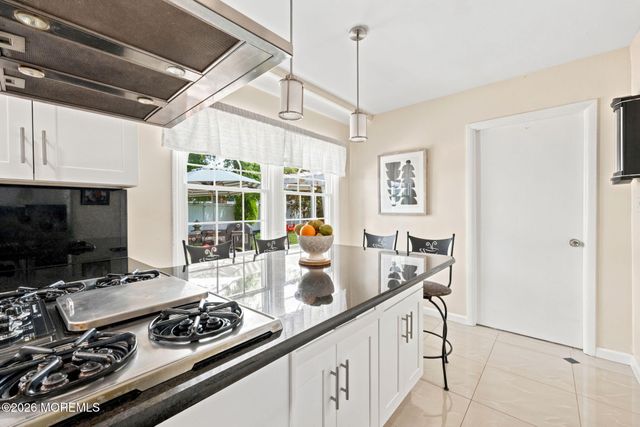 53 Maxwell Lane, Manalapan, NJ 07726