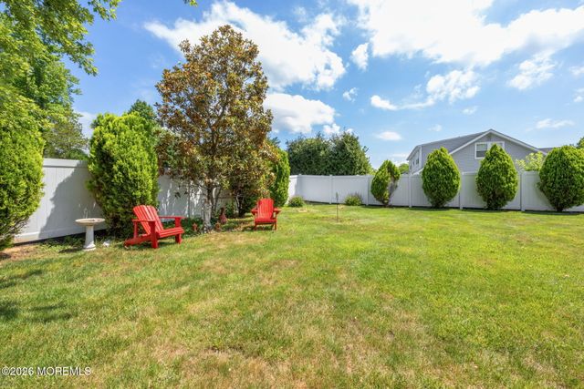 53 Maxwell Lane, Manalapan, NJ 07726