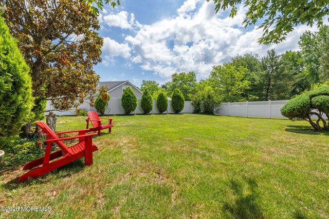 53 Maxwell Lane, Manalapan, NJ 07726