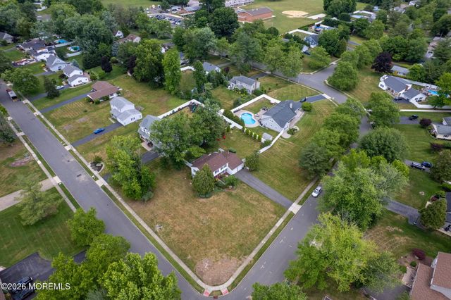 53 Maxwell Lane, Manalapan, NJ 07726