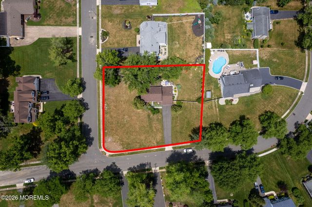 53 Maxwell Lane, Manalapan, NJ 07726