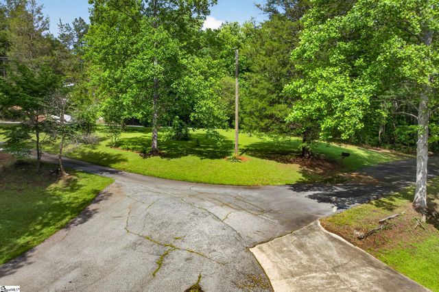 1310 Camp Creek Road, Taylors, SC 29687