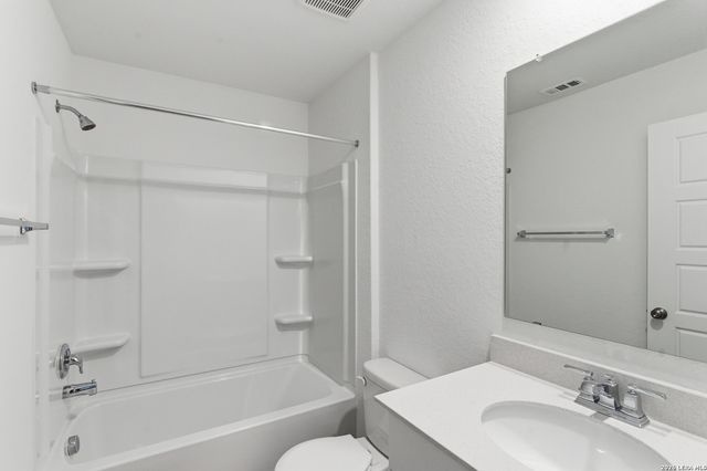 4057 Bermuda Ln, Seguin, TX 78155