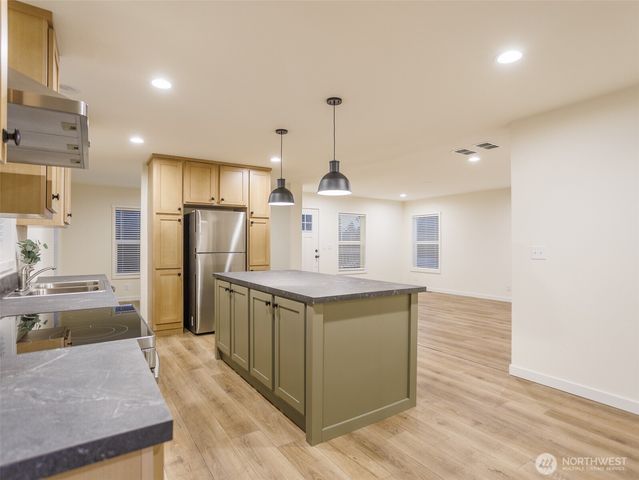 90 E Treewater Place, Shelton, WA 98584