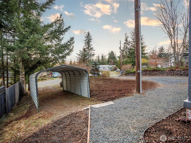 90 E Treewater Place, Shelton, WA 98584