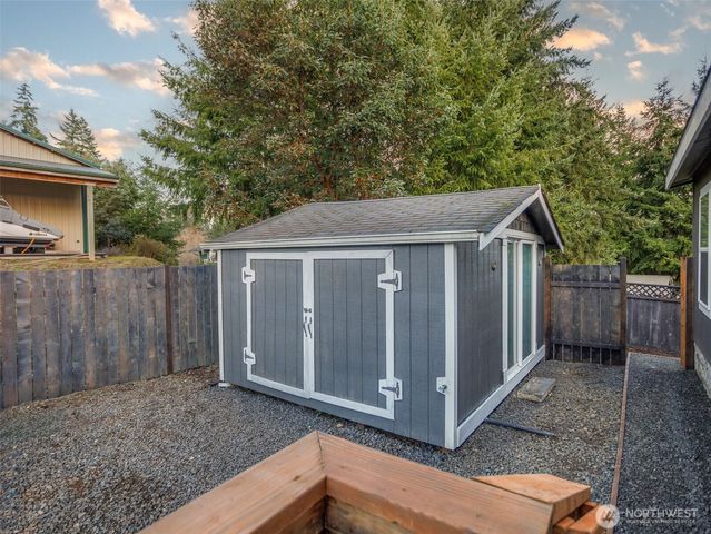 90 E Treewater Place, Shelton, WA 98584