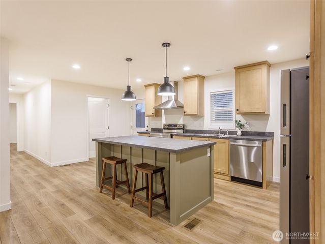 90 E Treewater Place, Shelton, WA 98584