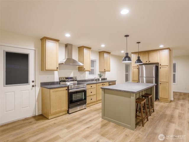 90 E Treewater Place, Shelton, WA 98584