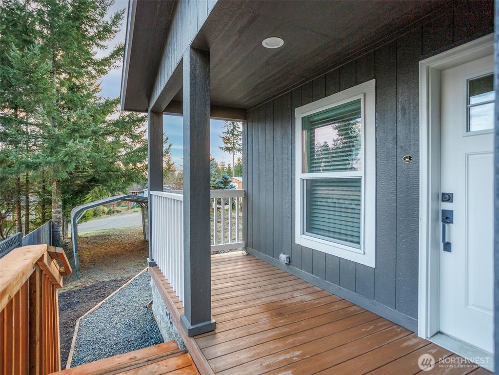90 E Treewater Place, Shelton, WA 98584
