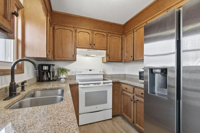 1801 Winding Way Dr, White House, TN 37188