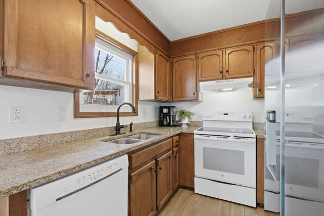 1801 Winding Way Dr, White House, TN 37188