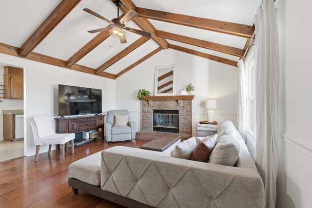 1801 Winding Way Dr, White House, TN 37188