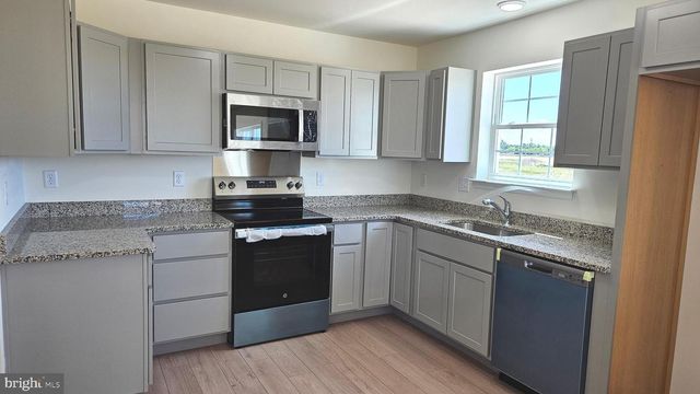 235 DOYLESTOWN RD, Smyrna, DE 19977