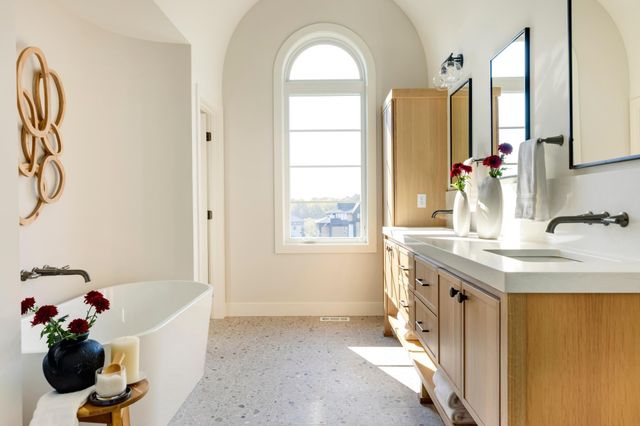 16497 47th Place N, Plymouth, MN 55446