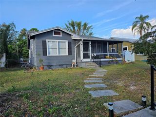 239 17TH AVENUE N, St Petersburg, FL 33704