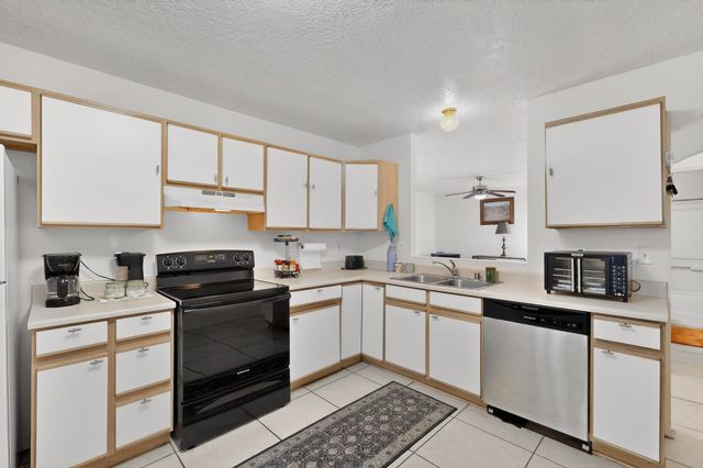 3032 Laurel Meadows Drive NE, Rio Rancho, NM 87144