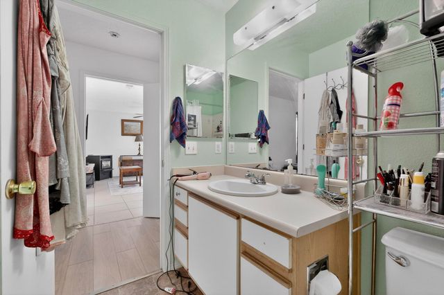 3032 Laurel Meadows Drive NE, Rio Rancho, NM 87144