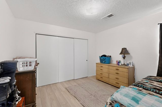 3032 Laurel Meadows Drive NE, Rio Rancho, NM 87144