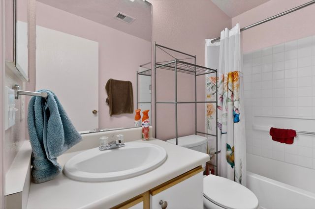 3032 Laurel Meadows Drive NE, Rio Rancho, NM 87144