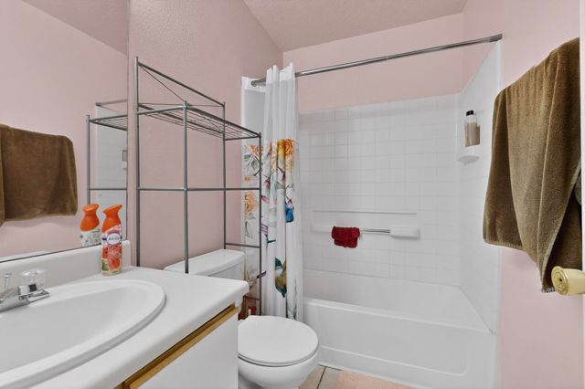 3032 Laurel Meadows Drive NE, Rio Rancho, NM 87144