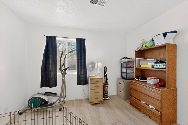 3032 Laurel Meadows Drive NE, Rio Rancho, NM 87144