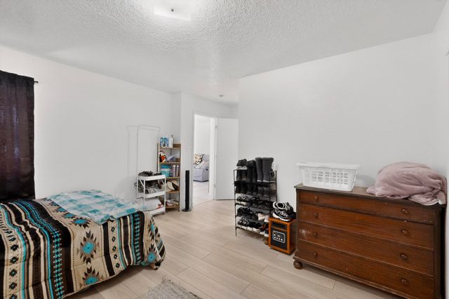 3032 Laurel Meadows Drive NE, Rio Rancho, NM 87144