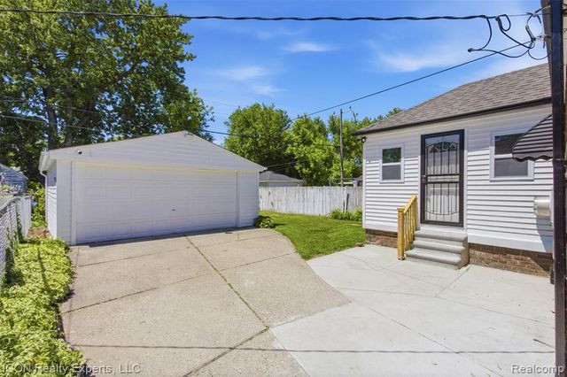 18667 Rutherford Street, Detroit, MI 48235