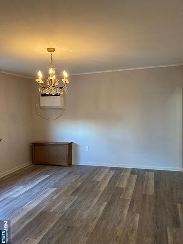 9 Enoch Street, East Rutherford, NJ 07073