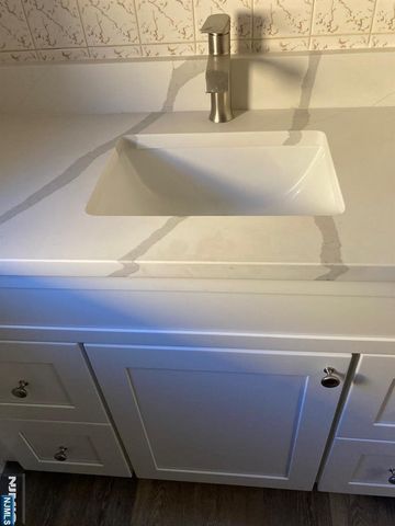 9 Enoch Street, East Rutherford, NJ 07073