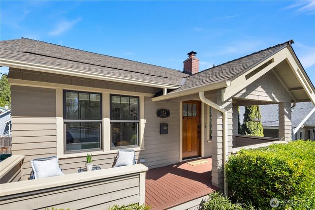 324 NE 54th Street, Seattle, WA 98105