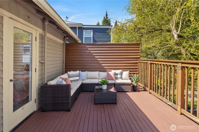 324 NE 54th Street, Seattle, WA 98105