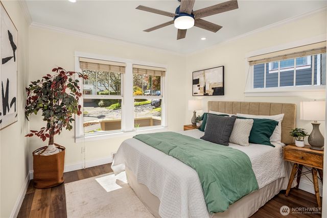 324 NE 54th Street, Seattle, WA 98105