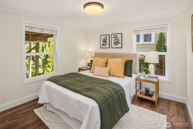 324 NE 54th Street, Seattle, WA 98105