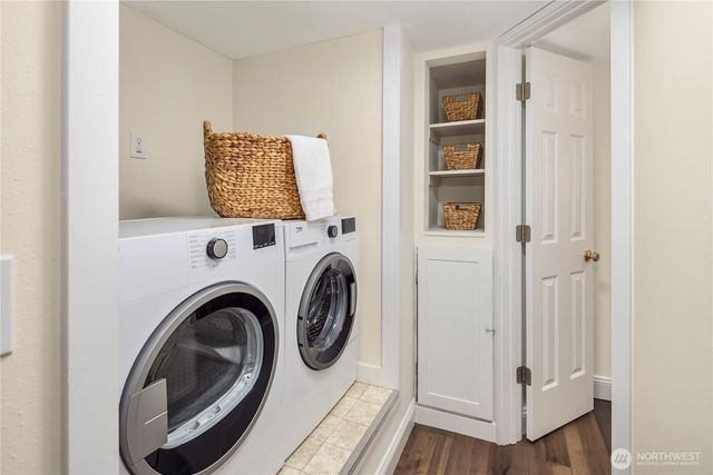 324 NE 54th Street, Seattle, WA 98105