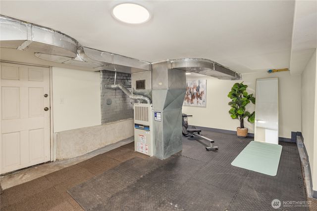 324 NE 54th Street, Seattle, WA 98105