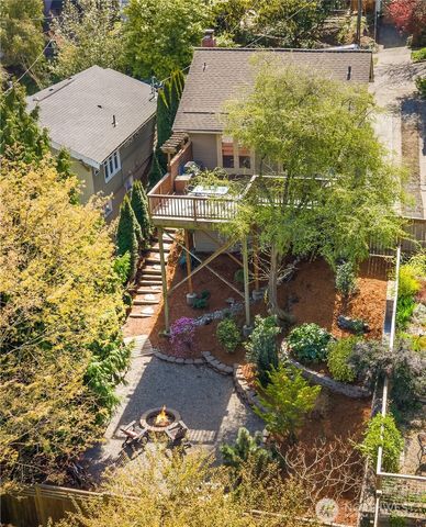 324 NE 54th Street, Seattle, WA 98105