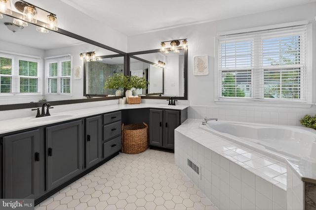 3 BOSWELL CT, Medford, NJ 08055