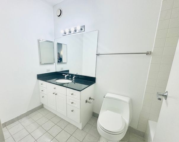 512 N Mcclurg Court 5210, Chicago, IL 60611