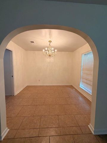 2807 Kenross Street, Houston, TX 77043