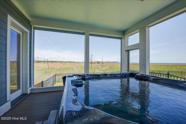 76 Soundside Drive, Oriental, NC 28571