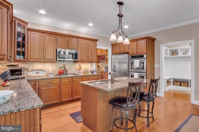 1915 OSPREY CIR, Mechanicsburg, PA 17050